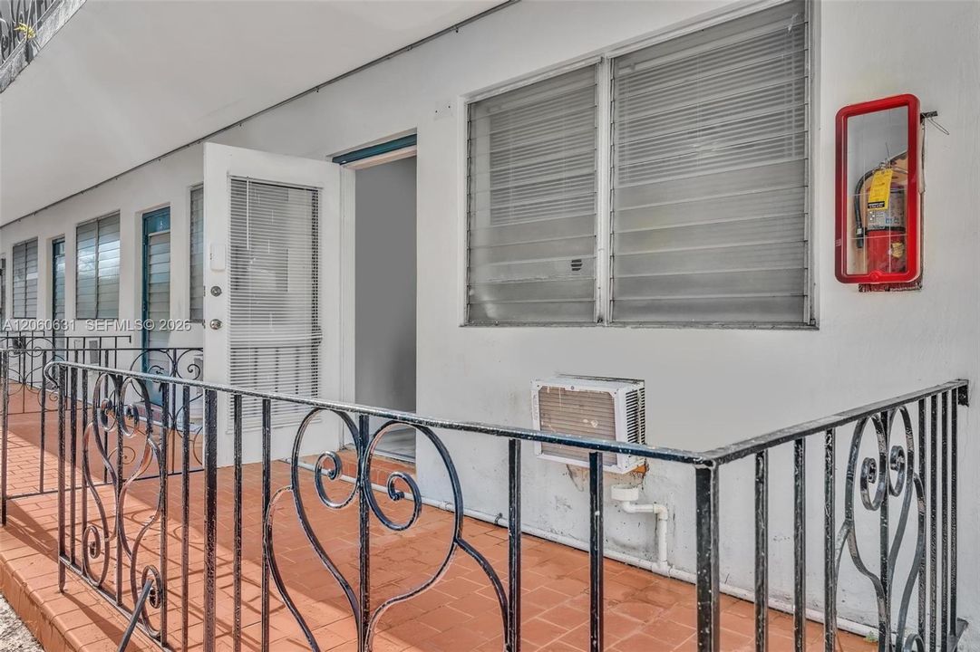 В аренду: $1,650 (0 спален, 1 ванн, 400 Квадратных фут)
