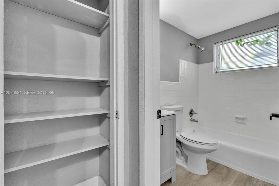 В аренду: $1,650 (0 спален, 1 ванн, 400 Квадратных фут)