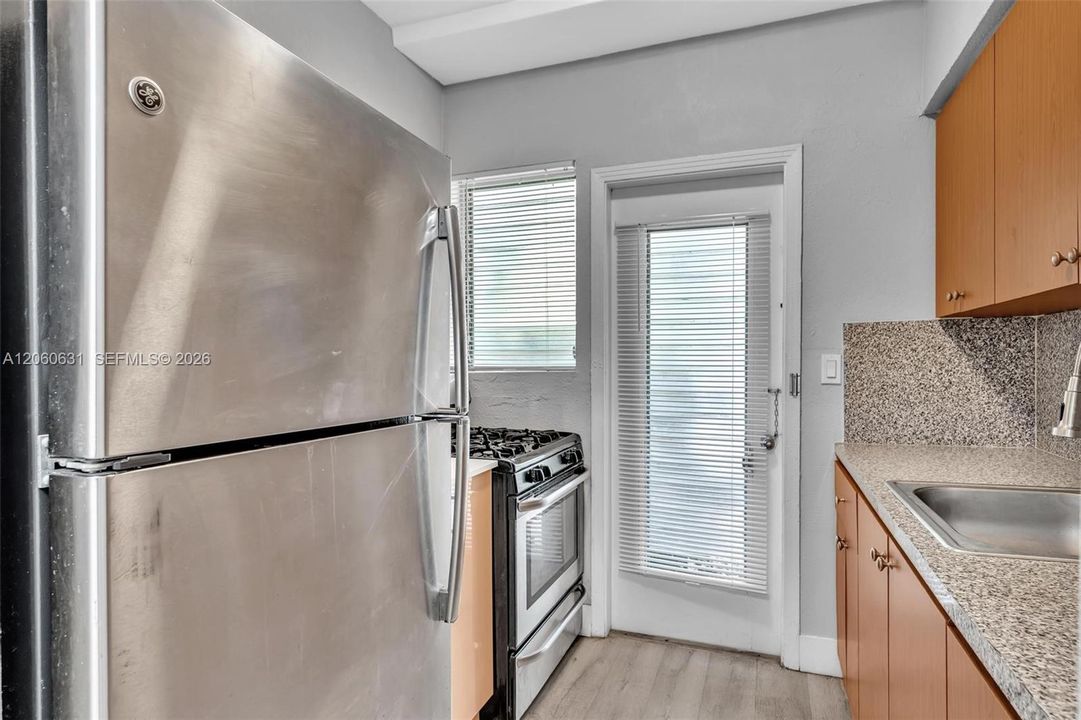 В аренду: $1,650 (0 спален, 1 ванн, 400 Квадратных фут)
