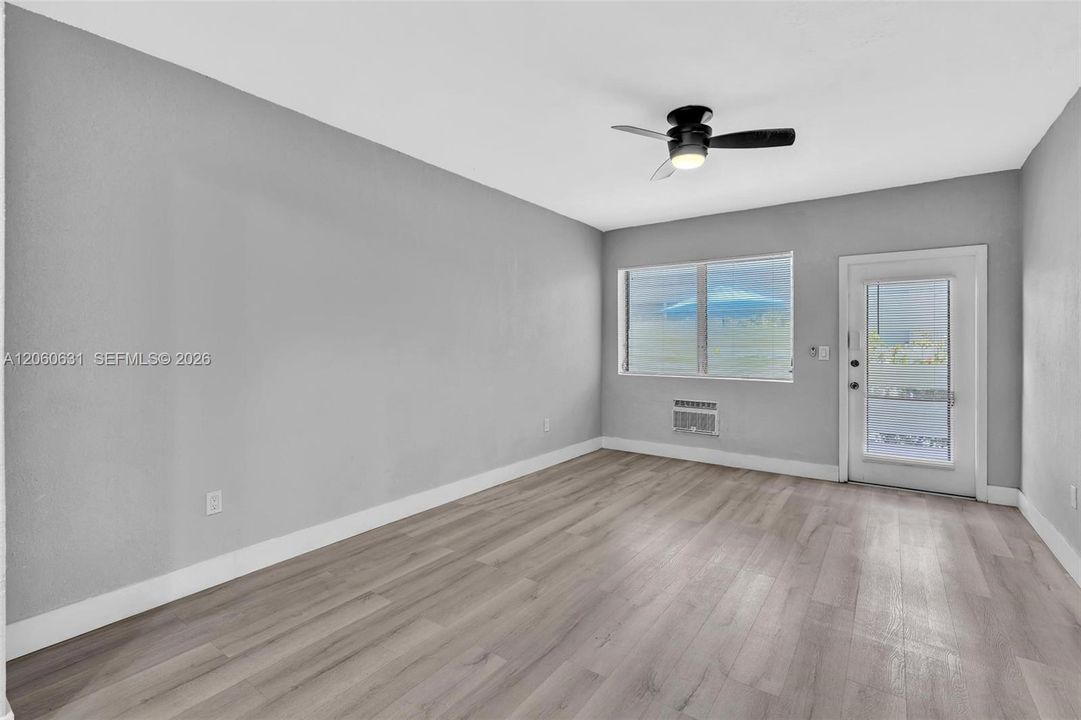 В аренду: $1,650 (0 спален, 1 ванн, 400 Квадратных фут)