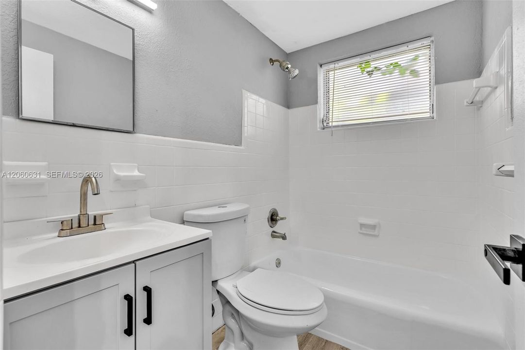 В аренду: $1,650 (0 спален, 1 ванн, 400 Квадратных фут)