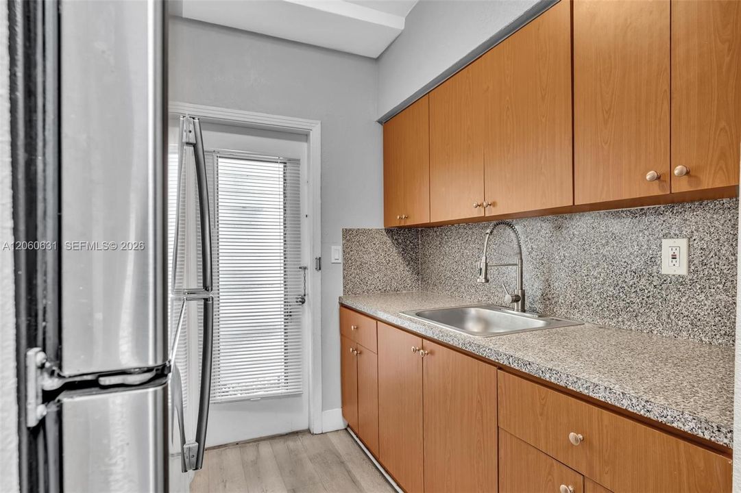В аренду: $1,650 (0 спален, 1 ванн, 400 Квадратных фут)