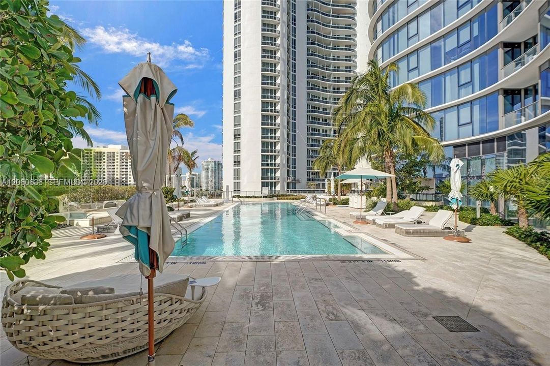 На продажу: $6,450,000 (3 спален, 4 ванн, 3080 Квадратных фут)