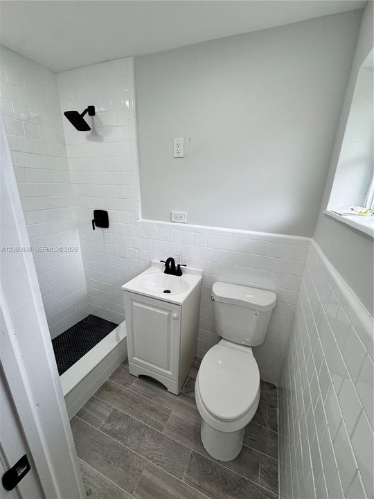 Second en-suite bathroom