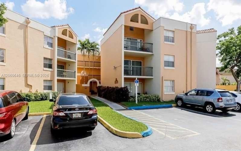 For Sale: $275,000 (2 beds, 2 baths, 950 Square Feet)