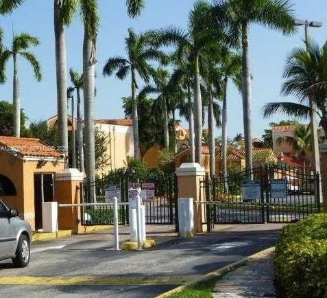 For Sale: $275,000 (2 beds, 2 baths, 950 Square Feet)