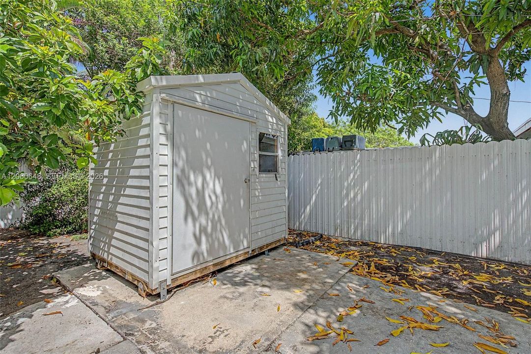 Недавно продано: $695,900 (4 спален, 2 ванн, 2229 Квадратных фут)