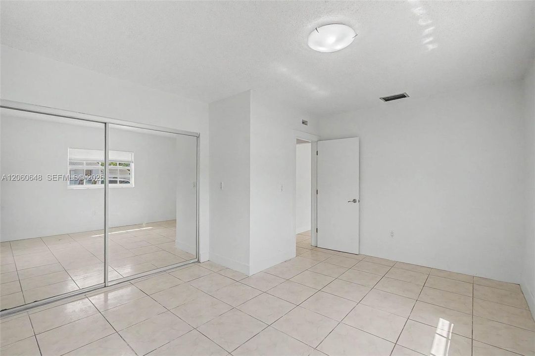 Недавно продано: $695,900 (4 спален, 2 ванн, 2229 Квадратных фут)