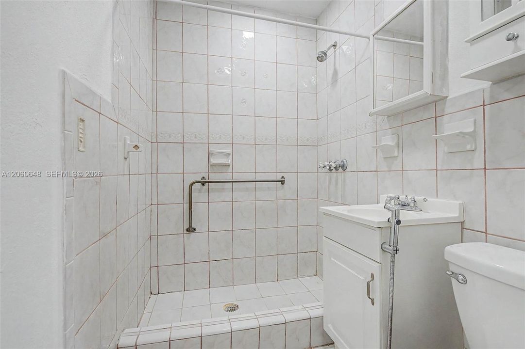 Недавно продано: $695,900 (4 спален, 2 ванн, 2229 Квадратных фут)