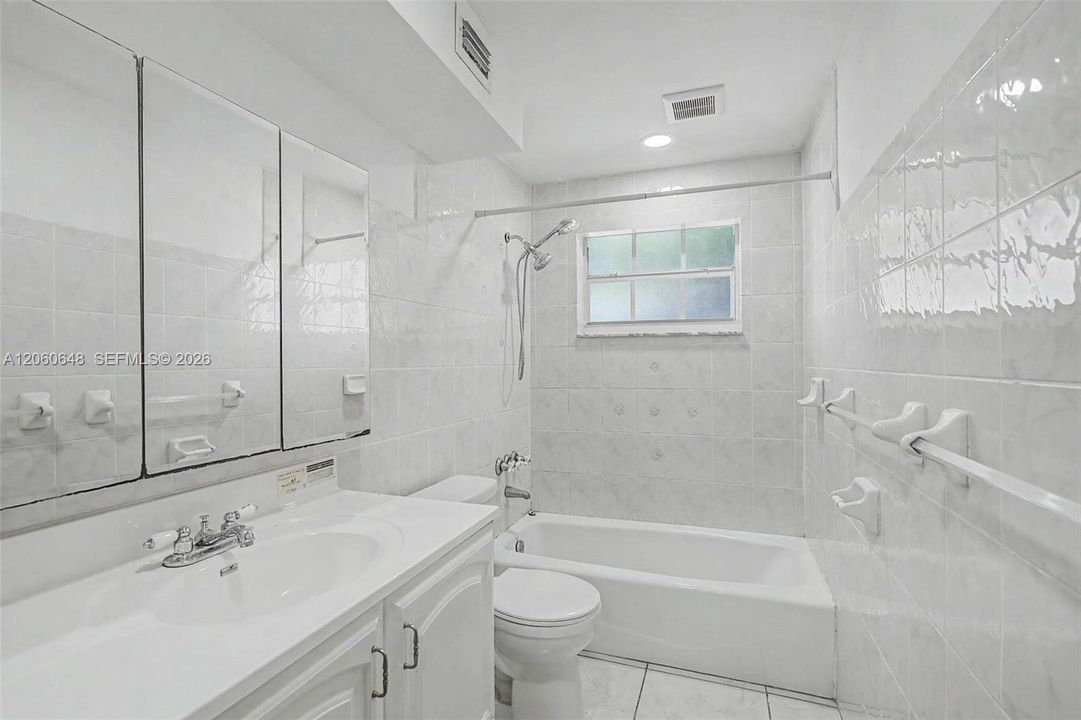 Недавно продано: $695,900 (4 спален, 2 ванн, 2229 Квадратных фут)