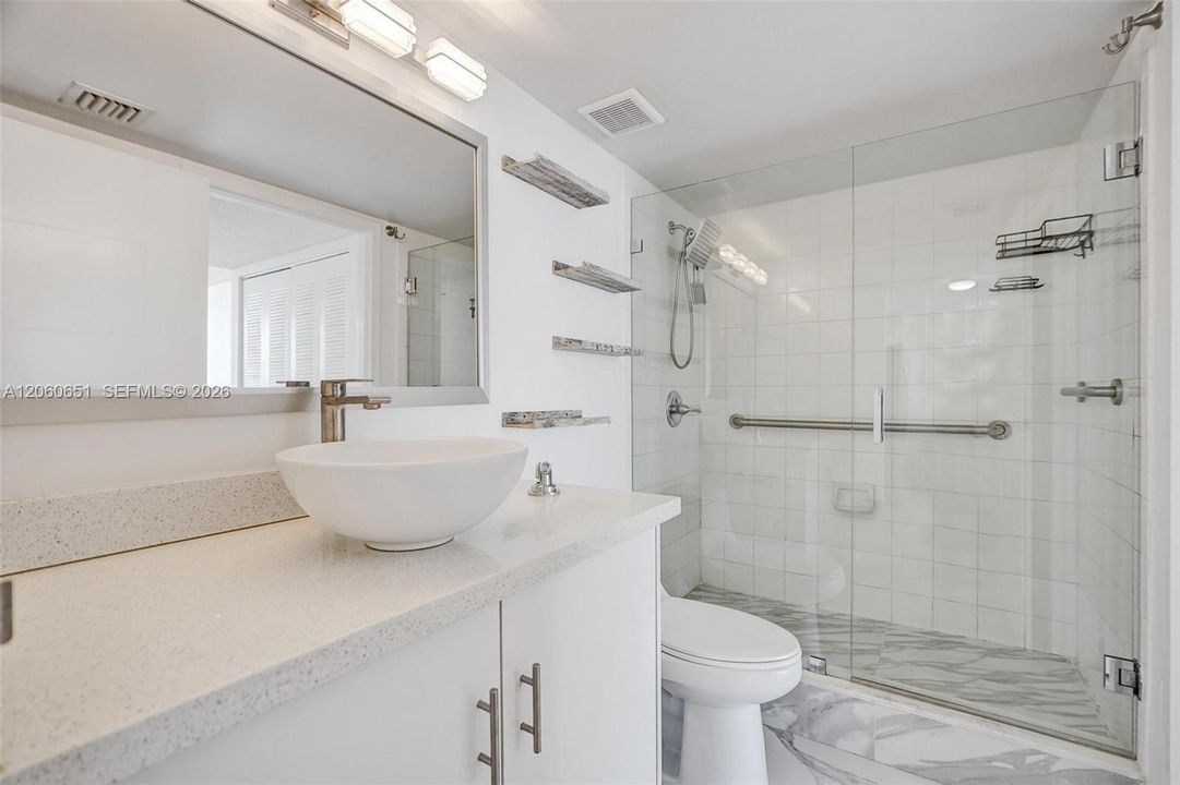 For Sale: $475,000 (2 beds, 2 baths, 1030 Square Feet)