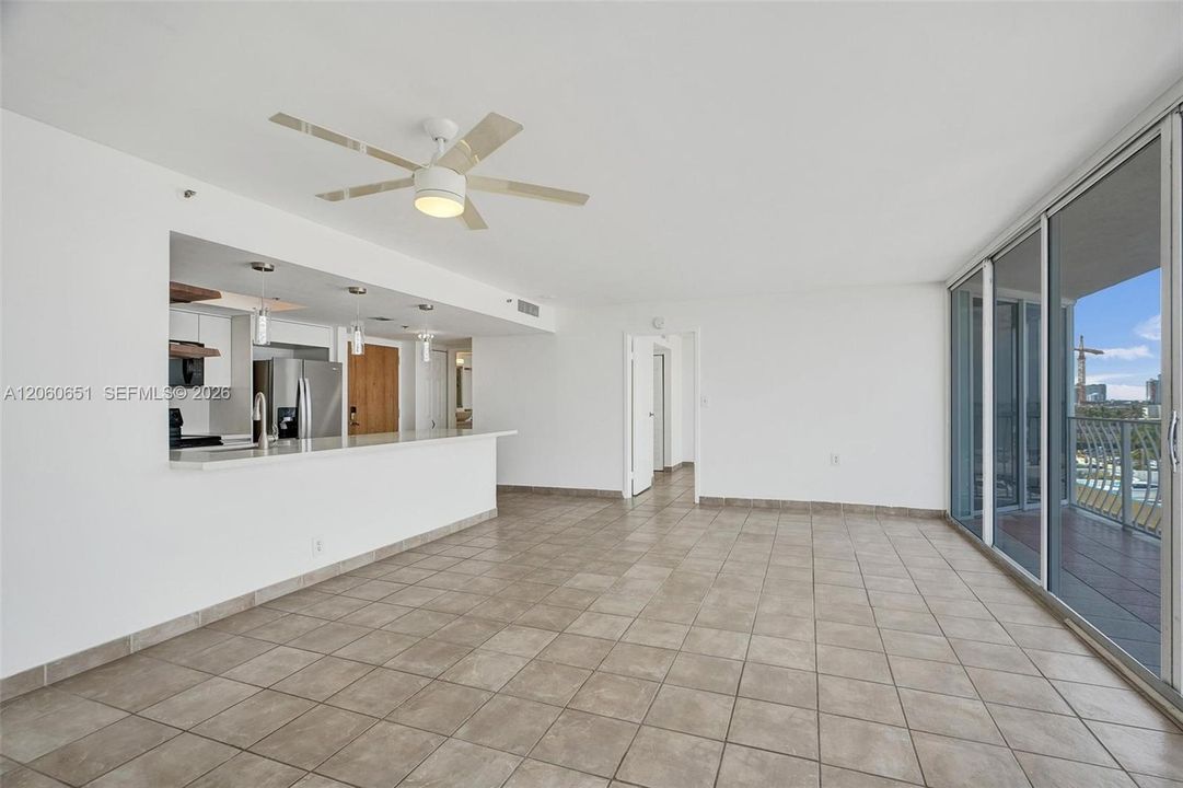 For Sale: $475,000 (2 beds, 2 baths, 1030 Square Feet)