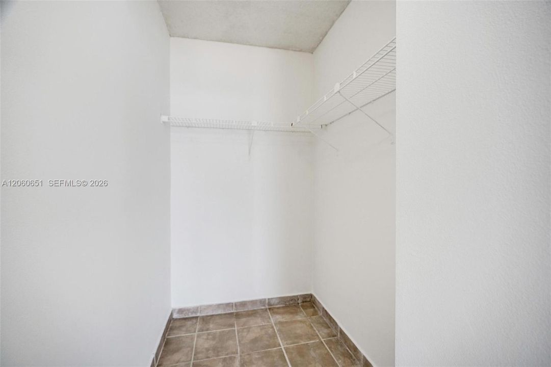 For Sale: $475,000 (2 beds, 2 baths, 1030 Square Feet)