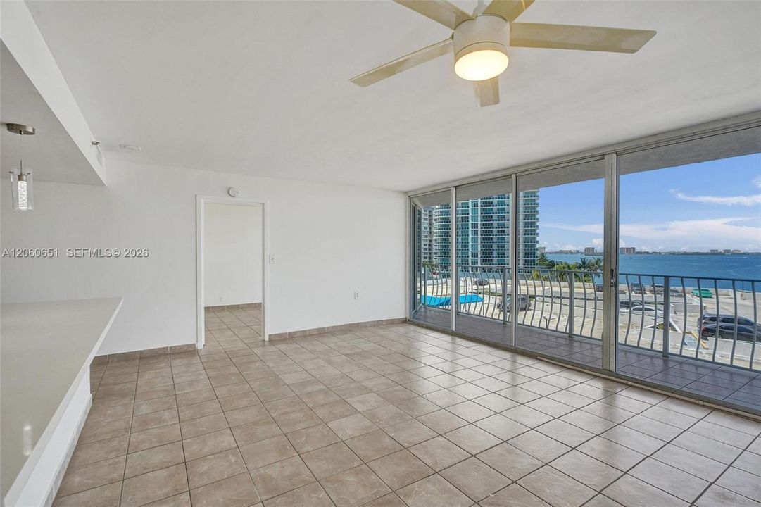 For Sale: $475,000 (2 beds, 2 baths, 1030 Square Feet)