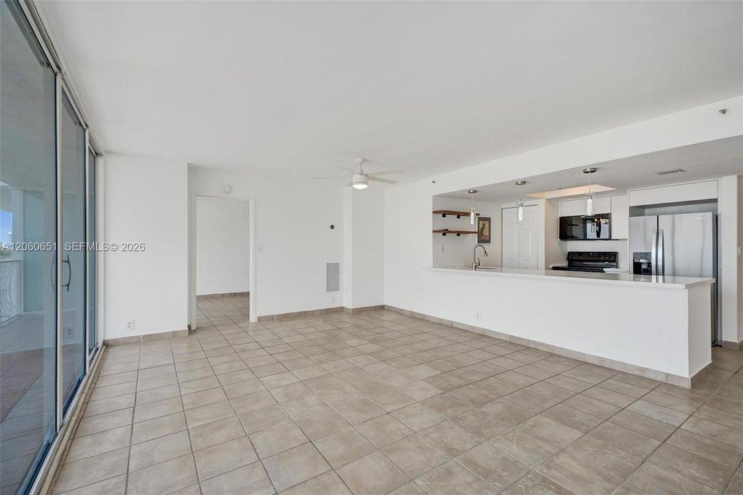 For Sale: $475,000 (2 beds, 2 baths, 1030 Square Feet)