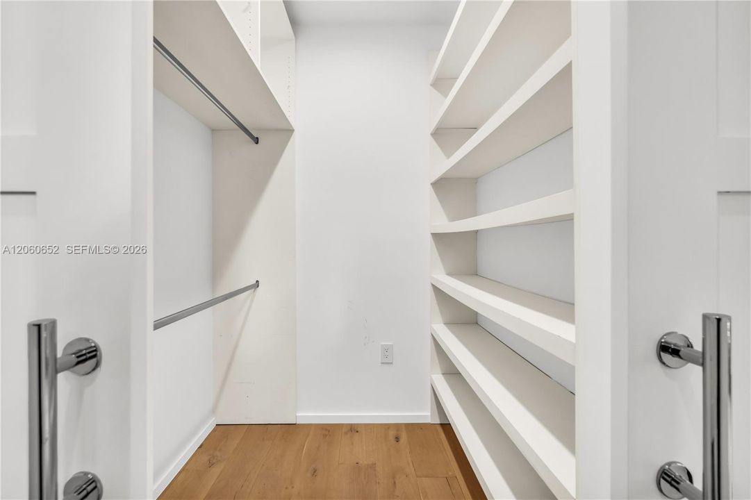 В аренду: $36,500 (4 спален, 4 ванн, 3589 Квадратных фут)