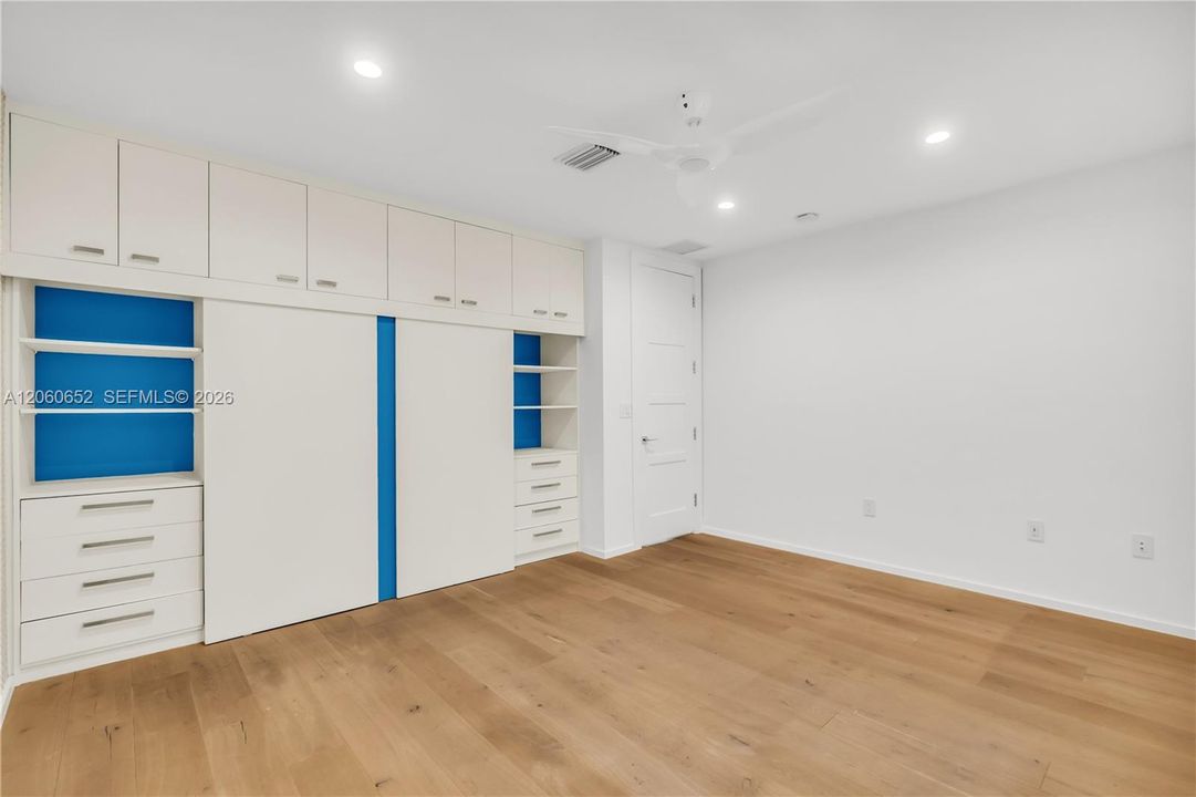 В аренду: $36,500 (4 спален, 4 ванн, 3589 Квадратных фут)