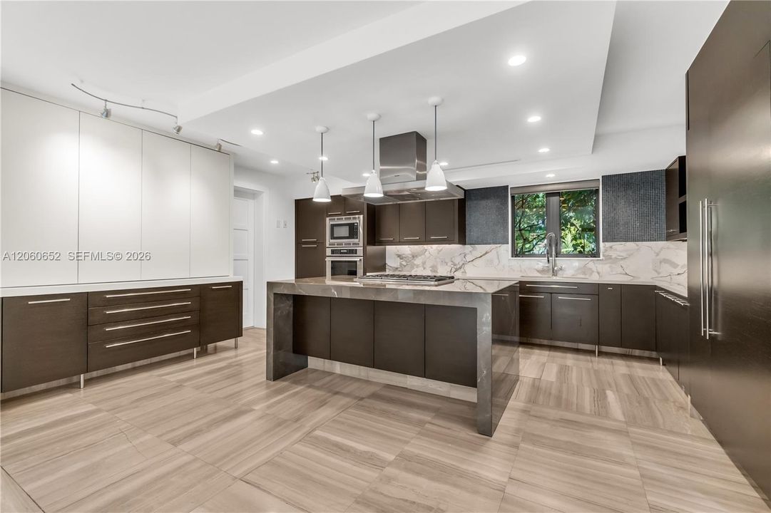 В аренду: $36,500 (4 спален, 4 ванн, 3589 Квадратных фут)