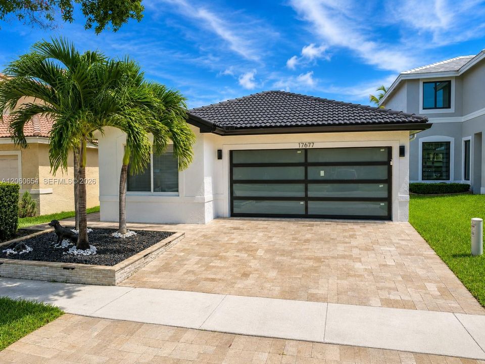 For Rent: $5,100 (4 beds, 2 baths, 1477 Square Feet)