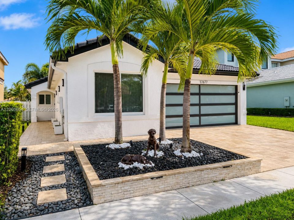 For Rent: $5,100 (4 beds, 2 baths, 1477 Square Feet)