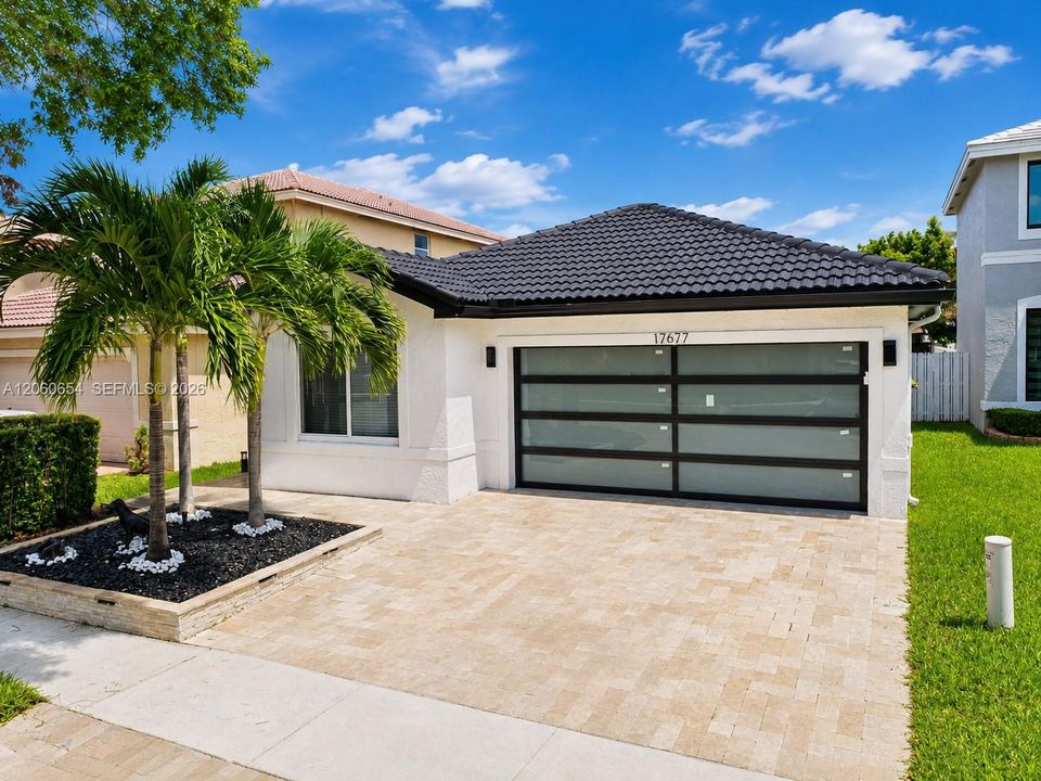 For Rent: $5,100 (4 beds, 2 baths, 1477 Square Feet)