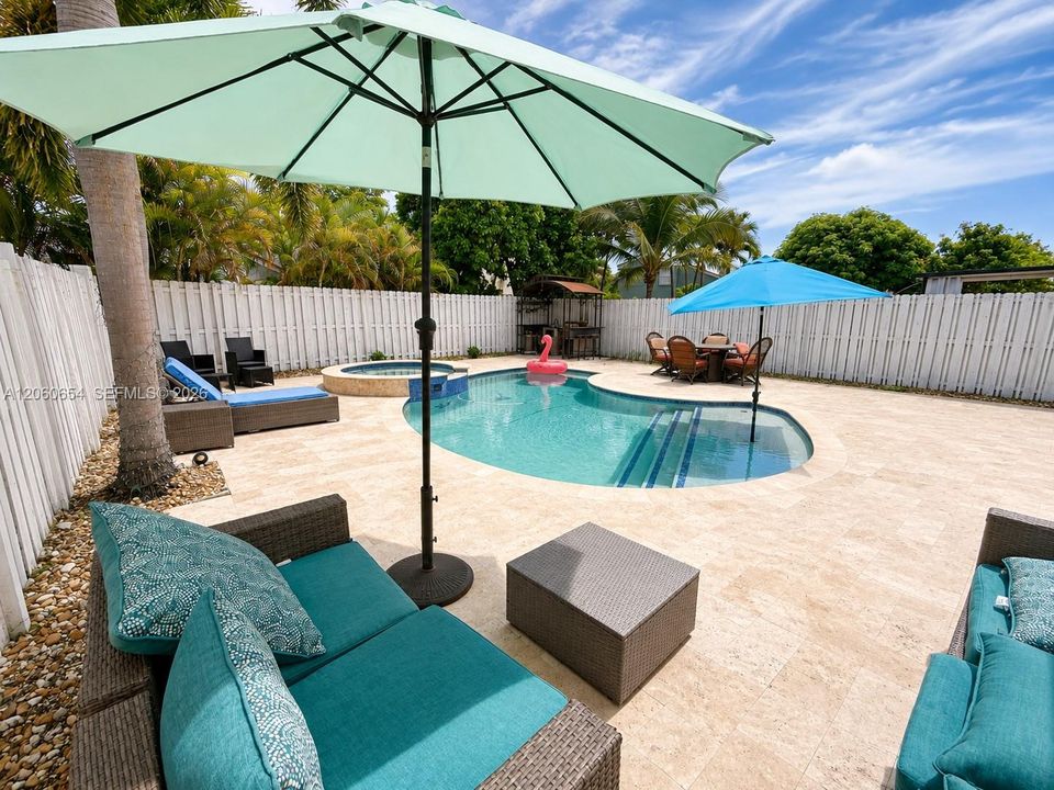 For Rent: $5,100 (4 beds, 2 baths, 1477 Square Feet)