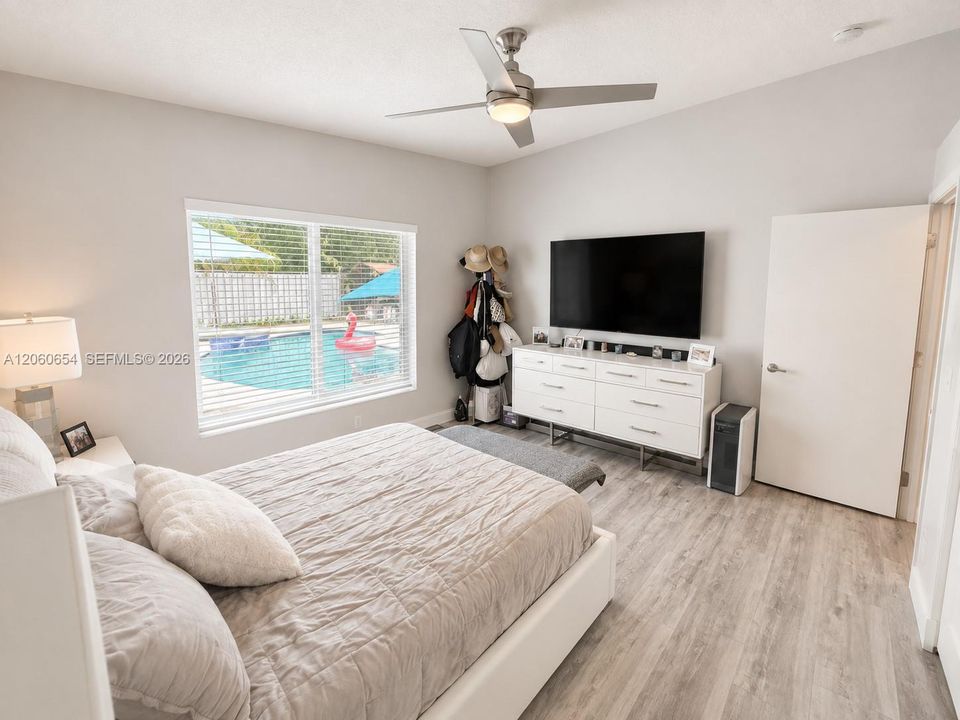 For Rent: $5,100 (4 beds, 2 baths, 1477 Square Feet)