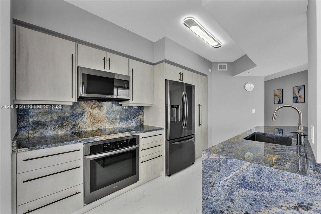 For Rent: $11,000 (3 beds, 2 baths, 1761 Square Feet)
