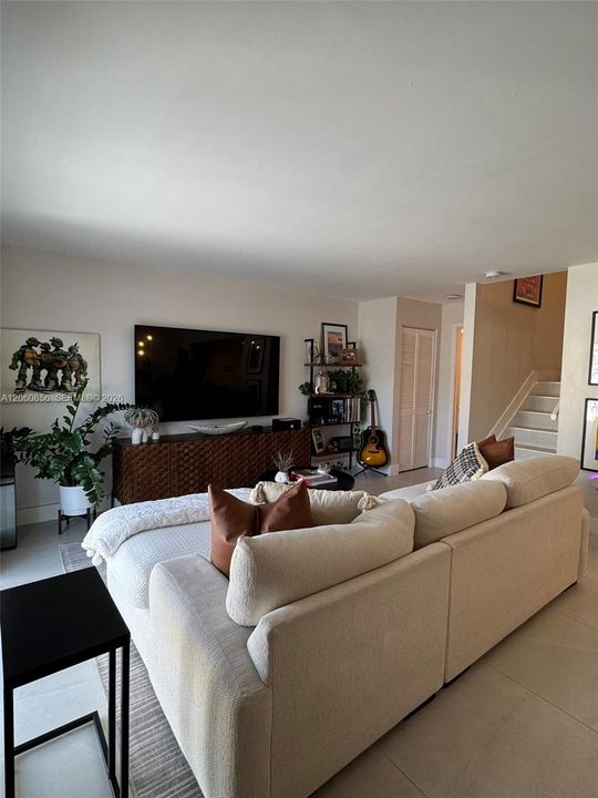 En Venta: $449,000 (2 camas, 2 baños, 1000 Pies cuadrados)