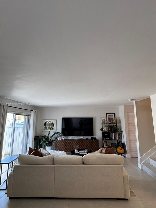 En Venta: $449,000 (2 camas, 2 baños, 1000 Pies cuadrados)