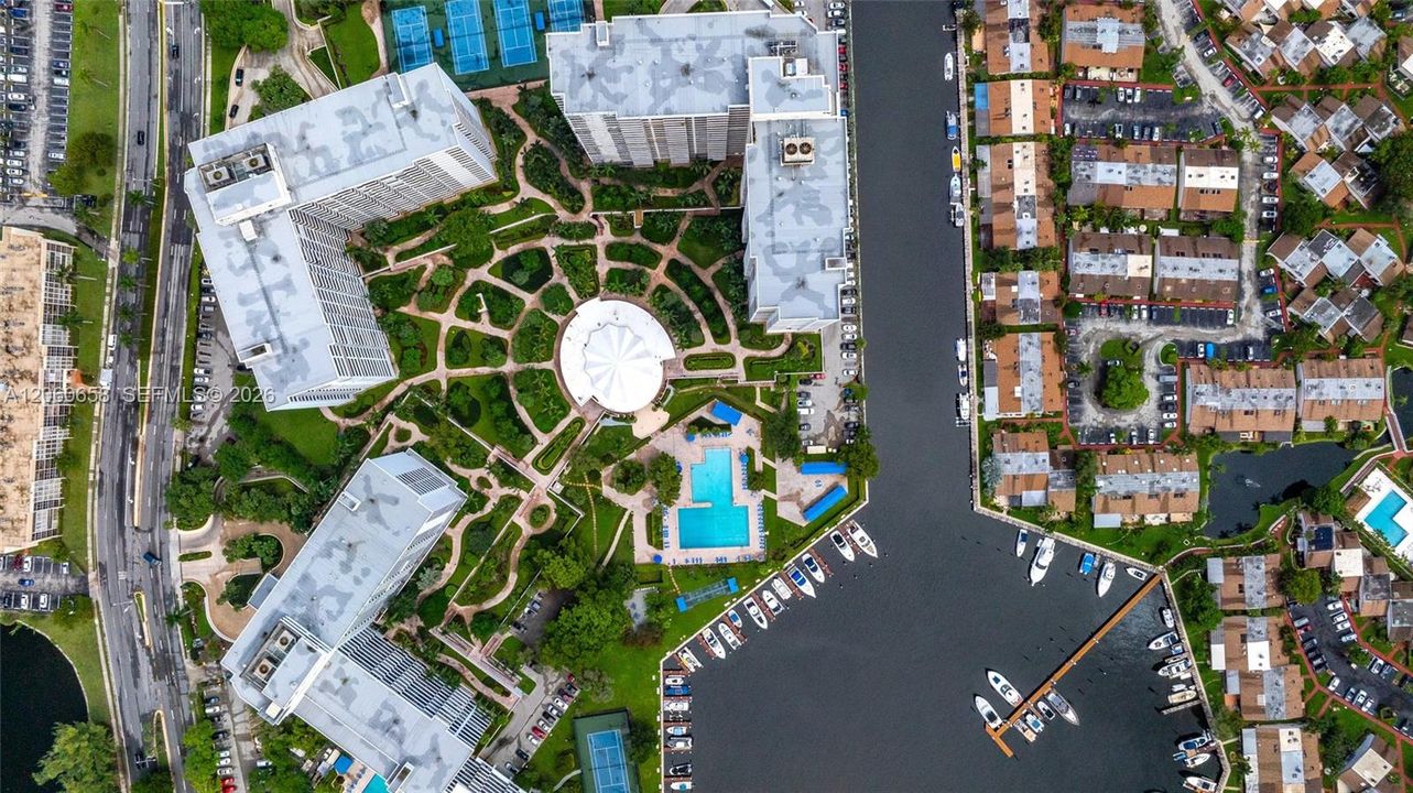 На продажу: $229,900 (2 спален, 2 ванн, 1280 Квадратных фут)