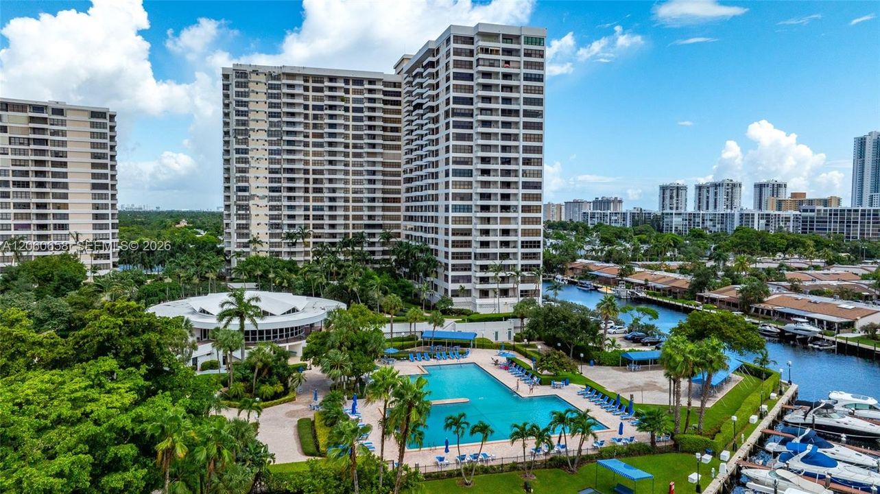 На продажу: $229,900 (2 спален, 2 ванн, 1280 Квадратных фут)