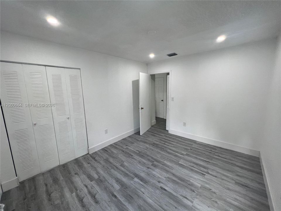 В аренду: $2,400 (2 спален, 1 ванн, 1000 Квадратных фут)