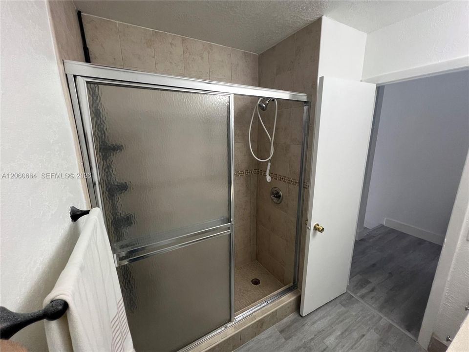 В аренду: $2,400 (2 спален, 1 ванн, 1000 Квадратных фут)