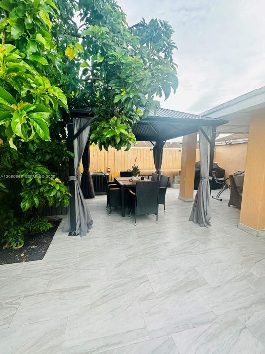 В аренду: $3,300 (3 спален, 2 ванн, 1008 Квадратных фут)