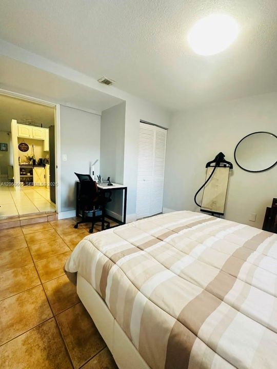В аренду: $3,300 (3 спален, 2 ванн, 1008 Квадратных фут)