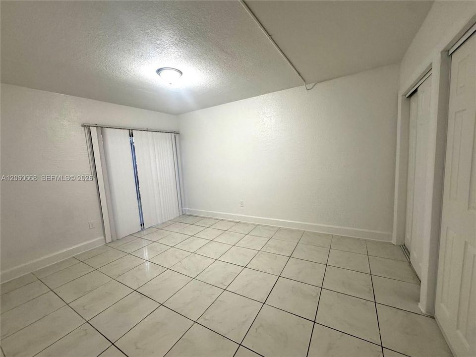 For Rent: $2,100 (2 beds, 1 baths, 900 Square Feet)