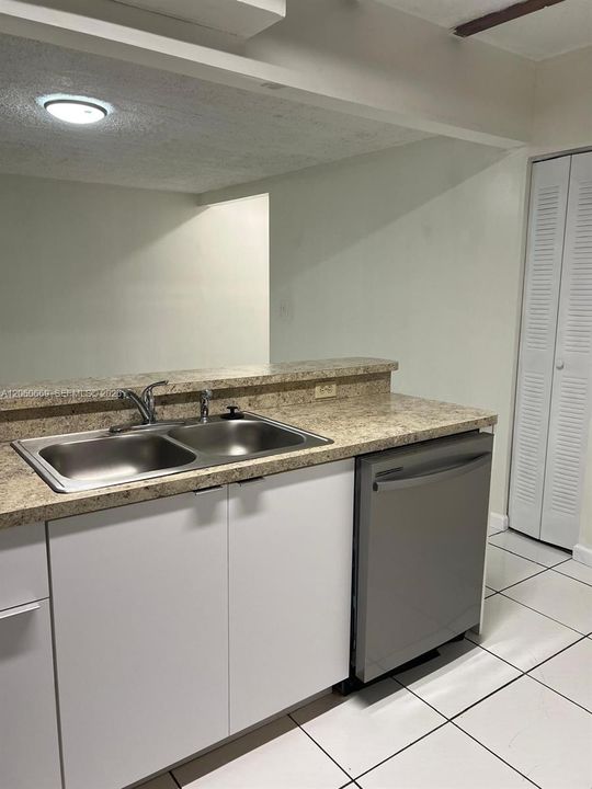 В аренду: $2,500 (2 спален, 2 ванн, 1000 Квадратных фут)