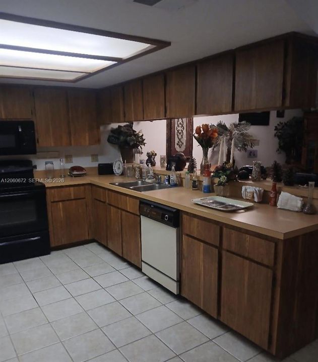 На продажу: $158,900 (2 спален, 2 ванн, 0 Квадратных фут)