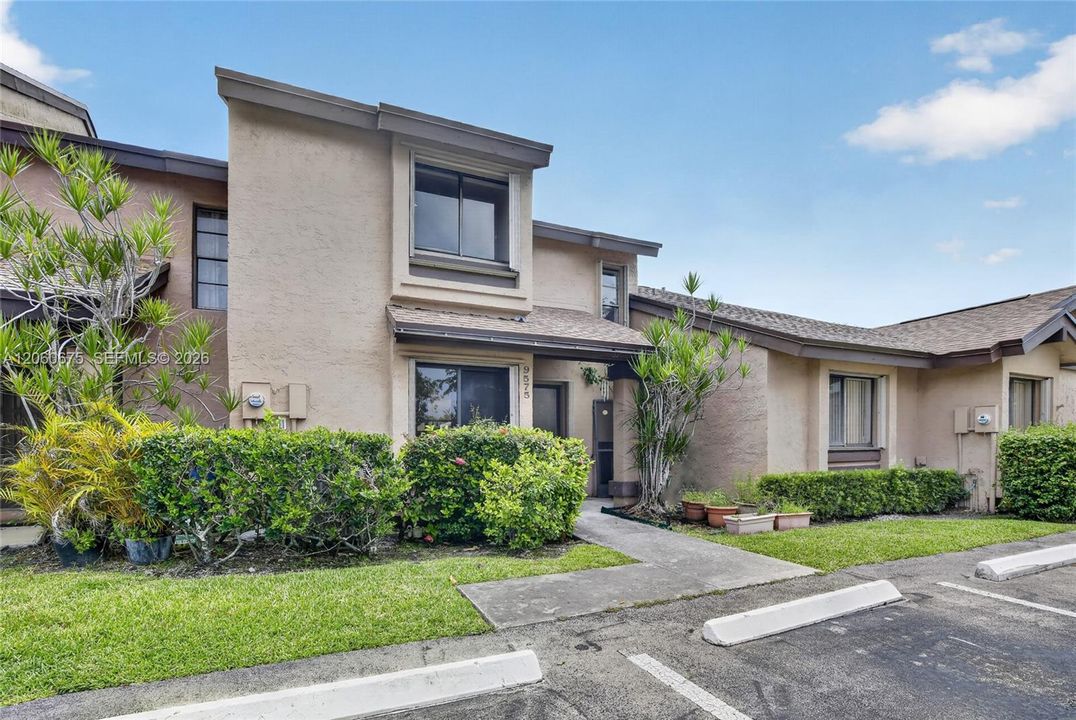 En Venta: $450,000 (3 camas, 3 baños, 1720 Pies cuadrados)