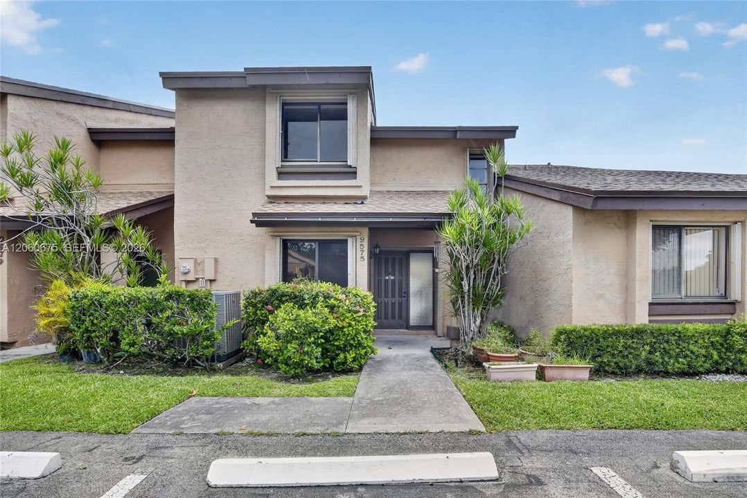 En Venta: $450,000 (3 camas, 3 baños, 1720 Pies cuadrados)