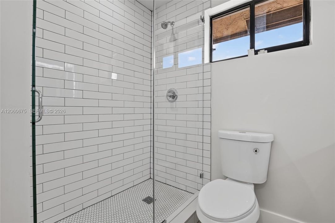 En Venta: $450,000 (3 camas, 3 baños, 1720 Pies cuadrados)