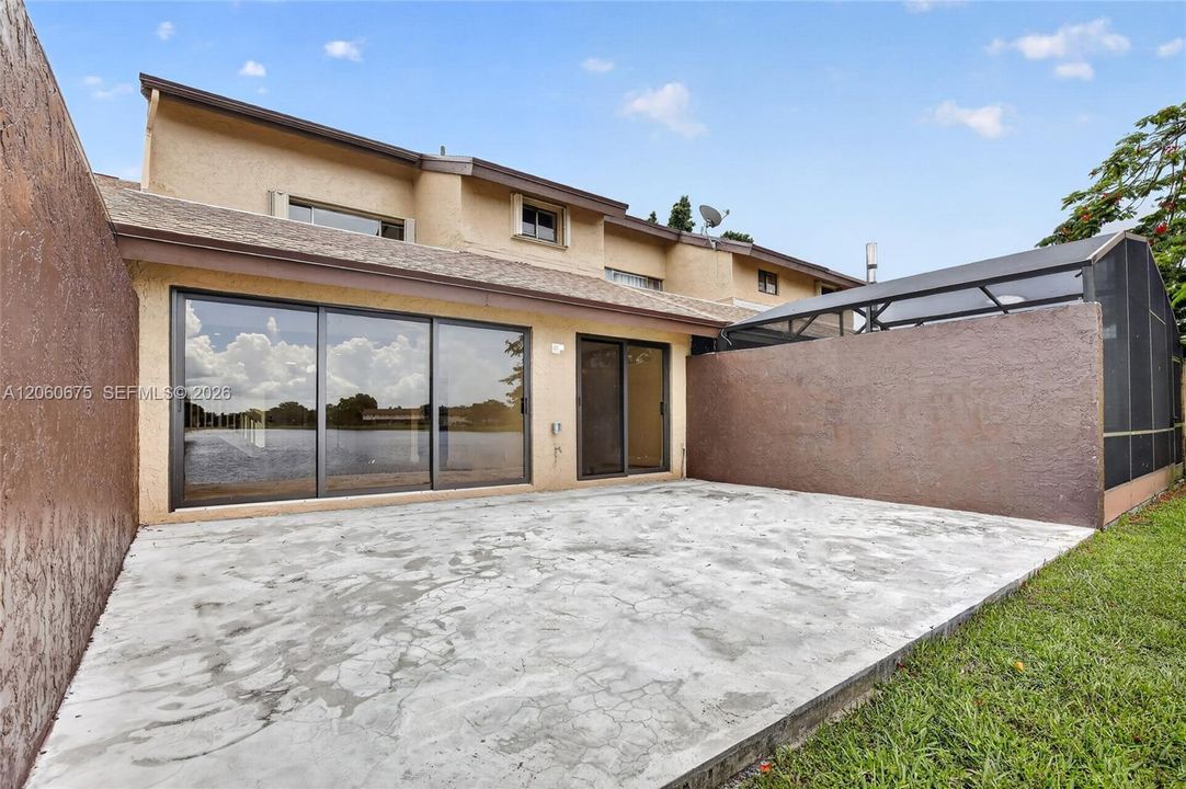 En Venta: $450,000 (3 camas, 3 baños, 1720 Pies cuadrados)