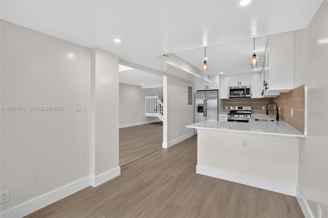 En Venta: $450,000 (3 camas, 3 baños, 1720 Pies cuadrados)