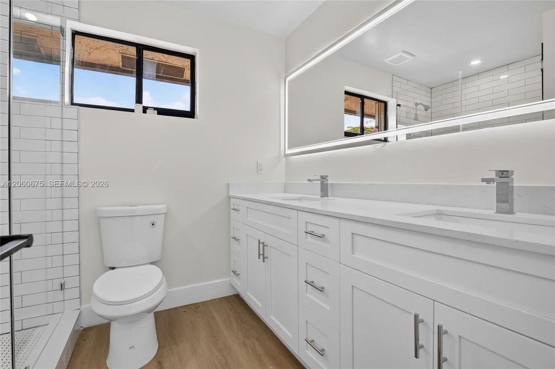 En Venta: $450,000 (3 camas, 3 baños, 1720 Pies cuadrados)