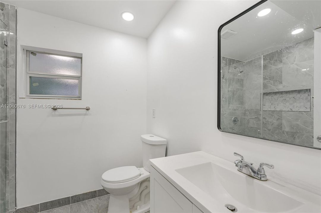 В аренду: $3,500 (4 спален, 2 ванн, 827 Квадратных фут)