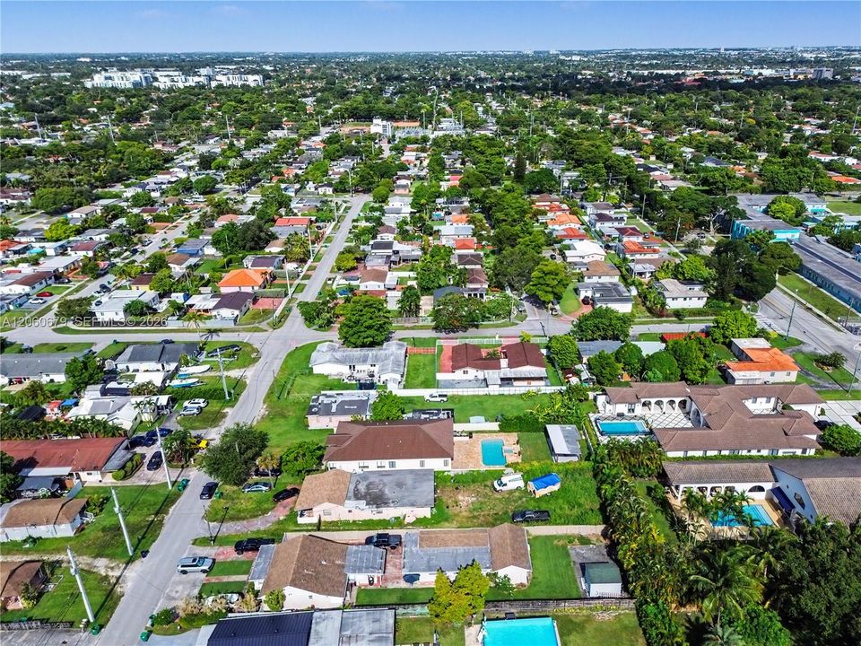 На продажу: $1,395,000 (4 спален, 3 ванн, 2318 Квадратных фут)