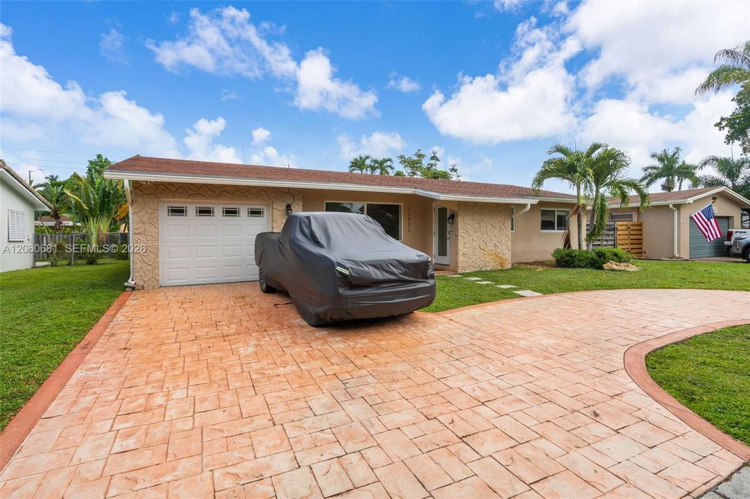 На продажу: $740,000 (4 спален, 2 ванн, 2136 Квадратных фут)