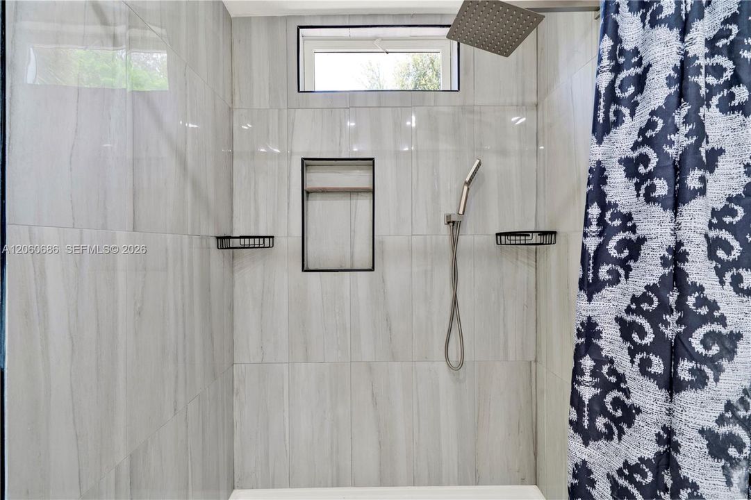 En Renta: $3,300 (3 camas, 2 baños, 1288 Pies cuadrados)