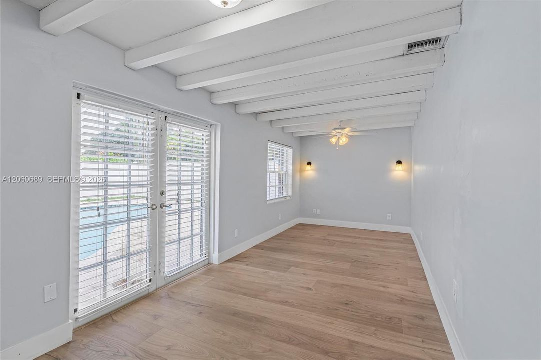 En Venta: $499,999 (3 camas, 1 baños, 991 Pies cuadrados)